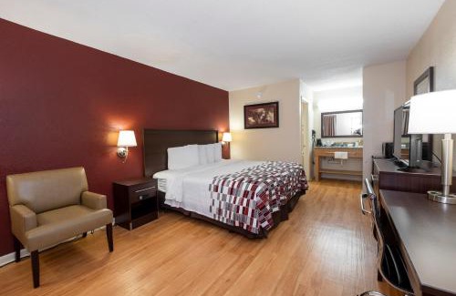 Knoxville Hotel | Red Roof Inn Knoxville North - Merchants Drive