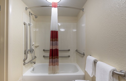 Watterson Park Hotel | Red Roof Inn Louisville Fair and Expo