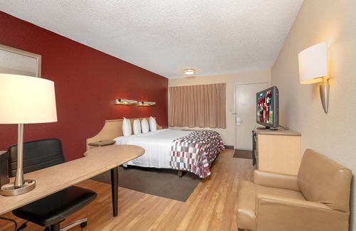 Watterson Park Hotel | Red Roof Inn Louisville Fair and Expo
