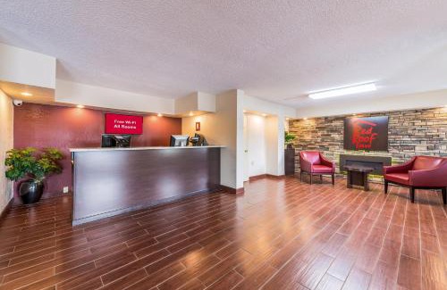 Marion Hotel | Red Roof Inn Marion, IN