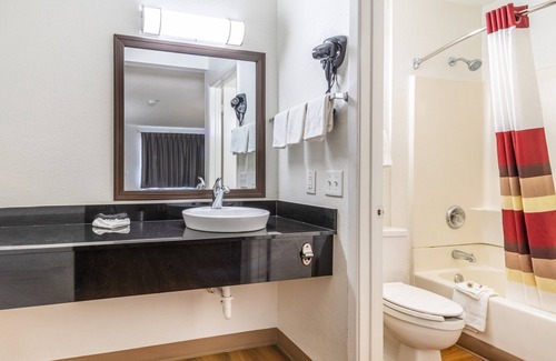 Alhambra Hotel | Red Roof Inn Phoenix - Midtown