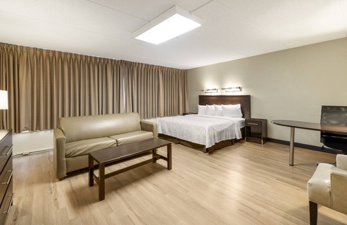 Woburn Hotel | Red Roof Inn PLUS+ Boston - Woburn/ Burlington