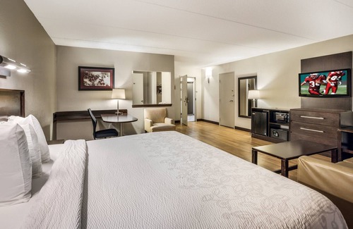 Woburn Hotel | Red Roof Inn PLUS+ Boston - Woburn/ Burlington