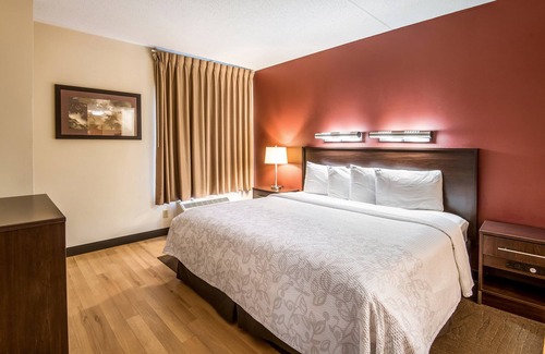 Southwest Raleigh Hotel | Red Roof Inn PLUS+ Raleigh Downtown – NCSU/Conv Center