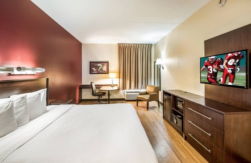 Downtown San Antonio Hotel | Red Roof Inn PLUS+ San Antonio Downtown - Riverwalk