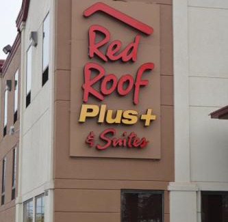 Downtown Chattanooga Hotel | Red Roof Inn PLUS+ & Suites Chattanooga - Downtown