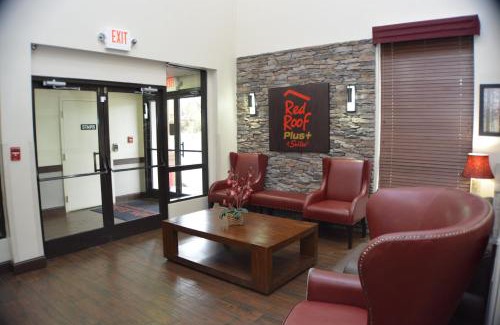 Downtown Chattanooga Hotel | Red Roof Inn PLUS+ & Suites Chattanooga - Downtown