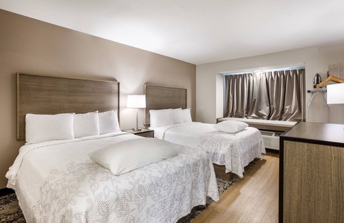 Fleming Hotel | Red Roof Inn PLUS+ & Suites Savannah - I-95