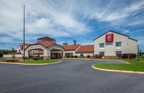 Ashley Oaks Hotel | Red Roof Inn PLUS+ & Suites Knoxville West - Cedar Bluff