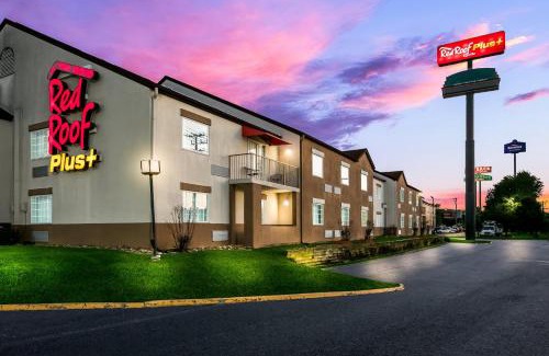 Ashley Oaks Hotel | Red Roof Inn PLUS+ & Suites Knoxville West - Cedar Bluff