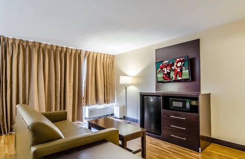 Wichita Hotel | Red Roof Inn PLUS+ Wichita East