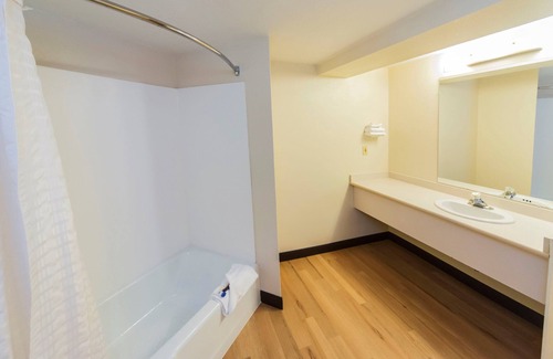 Southwest Raleigh Hotel | Red Roof Inn Raleigh Southwest - Cary