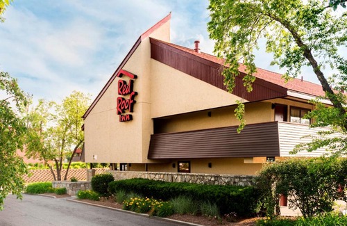Rockford Hotel | Red Roof Inn Rockford East - Casino District