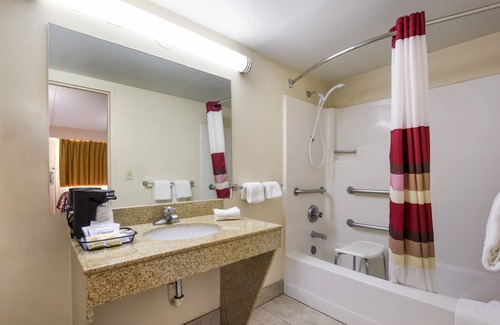 Shelbyville Hotel | Red Roof Inn Shelbyville