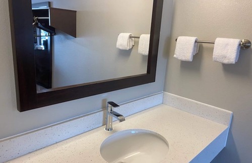 Somerset Hotel | Red Roof Inn Somerset, PA