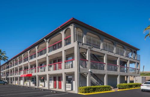 Stockton Hotel | Red Roof Inn Stockton