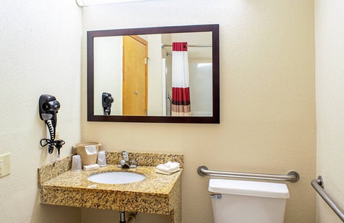 Franklin Hotel | Red Roof Inn & Suites Middletown - Franklin