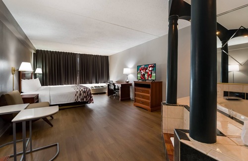Yorkshire Hotel | Red Roof Inn & Suites Newark - University
