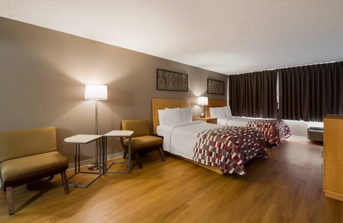 Yorkshire Hotel | Red Roof Inn & Suites Newark - University