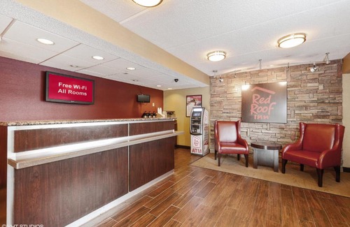 Tampa Hotel | Red Roof Inn Tampa Fairgrounds - Casino