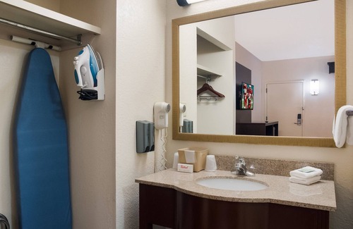 Tupelo Hotel | Red Roof Inn Tupelo