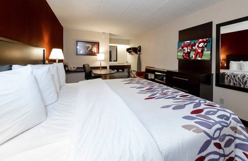 Washington Hotel | Red Roof Inn Washington, PA