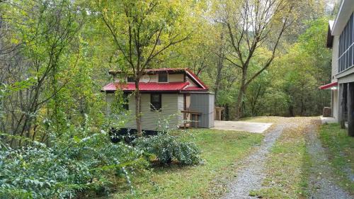 Stanley Casa | Red Roof mountain cabin with Starlink internet!