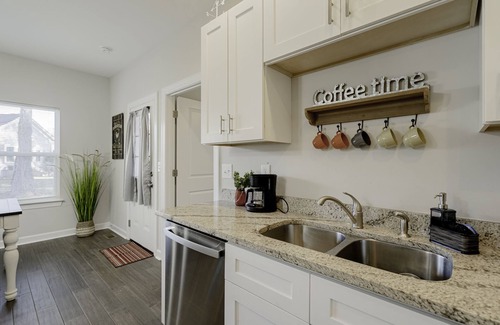 Chapin Casa | Red Rooster of Chapin