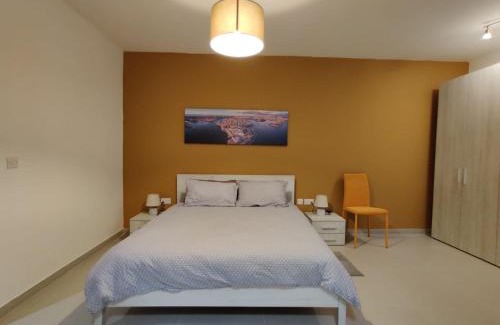 San Tumas Apartamento | Red Rush