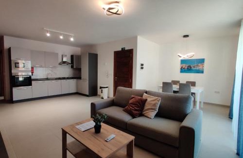 San Tumas Apartamento | Red Rush