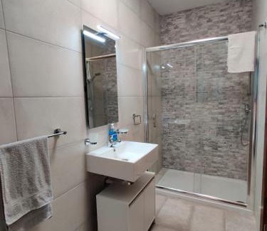 San Tumas Apartamento | Red Rush