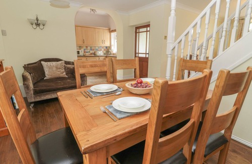 Old Bewick Cabaña | RED SQUIRREL COTTAGE, 5 BIDDLESTONE, family friendly in Rothbury