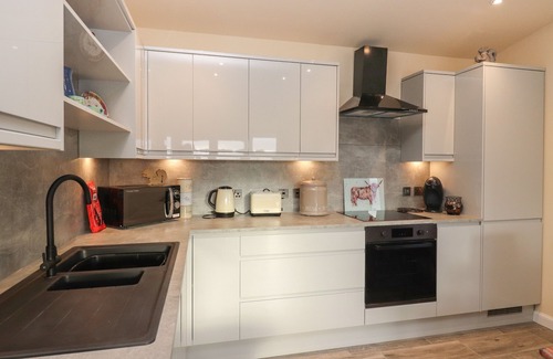 Dornoch Cabaña | RED SQUIRREL, pet friendly, character holiday cottage in Dornoch