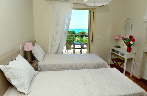 Trifylia Villa | Altrola Luxury Villa, Dimitras Villas, Kalo Nero Beach, Messinia, Grecia