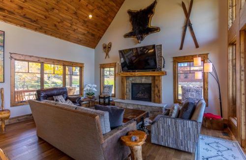 Elk Park Casa | Red White & Views at Eagles Nest