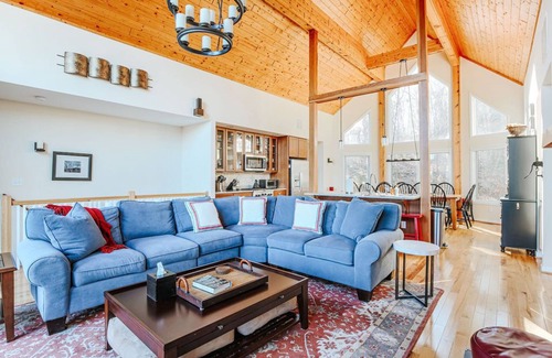 Pedlars Edge Casa | Red White Wintergreen-Casa-Baño Privado