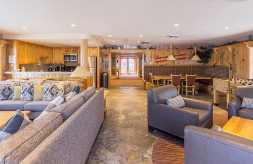 Olympic Valley Condominio | Red Wolf Lodge at Olympic Valley