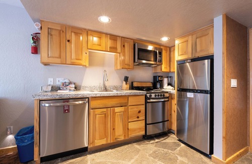 Olympic Valley Condominio | Red Wolf Lodge at Olympic Valley