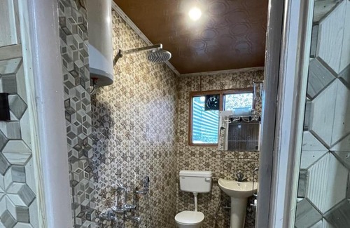 Nishat-Shalimar Casa | Red Wonder Homestay