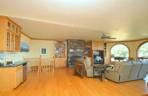 The Woods Casa | Redbud Keep - move theater, wifi, golf, view, recreation center access, grill