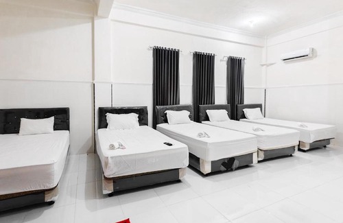 Bangkalan Hotel | RedDoorz at Bangkalan