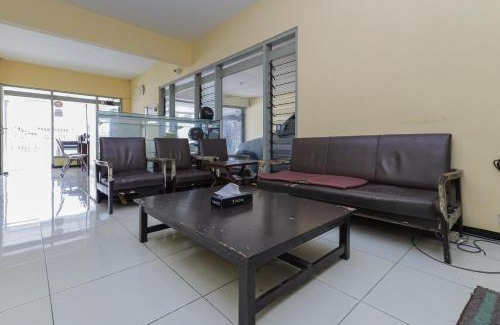 Blimbing Hotel | RedDoorz at CBR Residence Blimbing