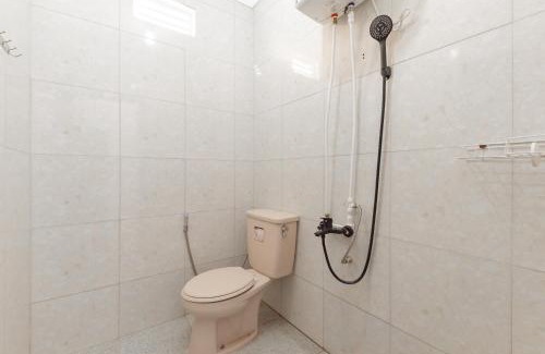 West Cirebon Hotel | RedDoorz at Kedawung Aurel Cirebon