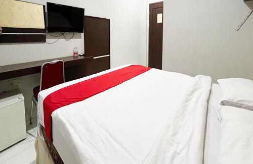 Panakkukang Hotel | RedDoorz at Lucky Inn Panakukkang Makassar