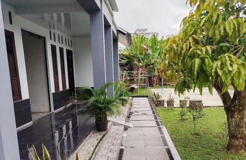 Lubuklinggau Hotel | RedDoorz at Mbak Tinem Near Bandara Lubuk Linggau