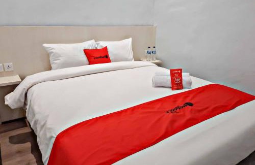 Medan Hotel | RedDoorz CBD Polonia Medan