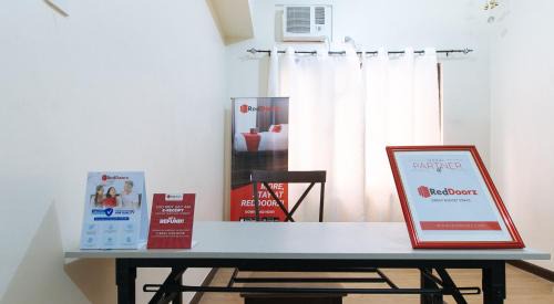 Bacolor Hotel | RedDoorz @ KBL Transient Inn San Fernando