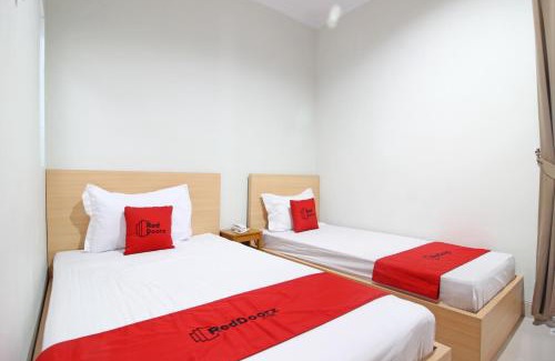 Depok Casa | RedDoorz near AMIKOM Yogyakarta