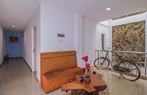 Cilandak Hotel | RedDoorz near Cilandak Town Square