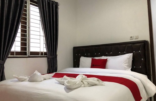 Medan Hotel | RedDoorz near CitraLand Gama City Medan